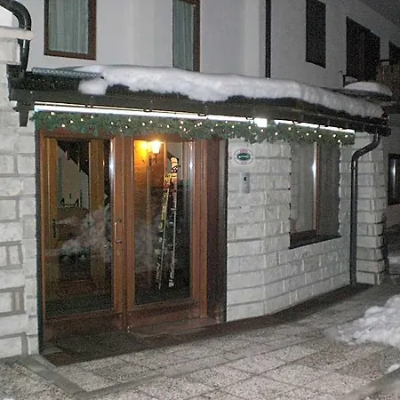 فندق Ines